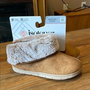 Isotoner Tan Faux Fur Slippers.  Indoor / outdoor.
